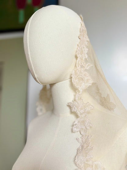 Vintage Bridal Veil · No. 1