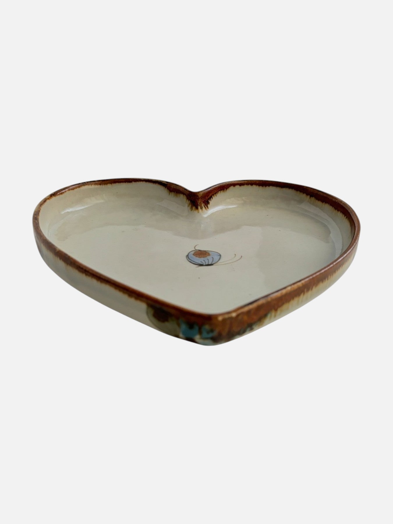 Side view of a vintage Ken Edwards Tonala hand-painted and signed heart-shaped ceramic pottery tray handmade in Mexico